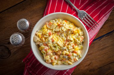 Rus geleneksel salatası.