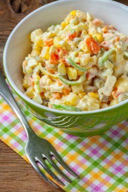 Rus geleneksel salatası.