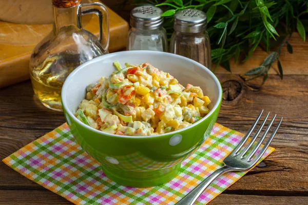 Ensalada tradicional rusa . — Foto de Stock