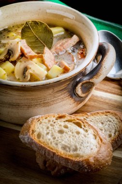 Çavdar unu ile yapılan ekşi çorbası.