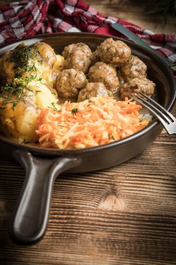 köfte ve patates püresi