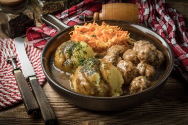 köfte ve patates püresi