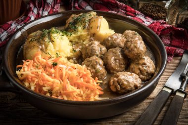 köfte ve patates püresi