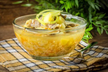 Taşlıklar arpa ve tavuk çorbası.