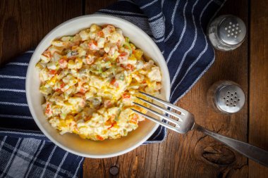 Rus geleneksel salatası.