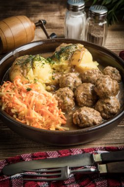 köfte ve patates püresi