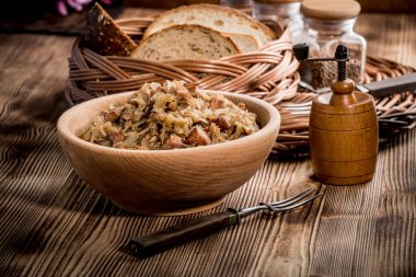 Bigos - Komposto, etli lahana kurutulmuş mantar ve füme saus