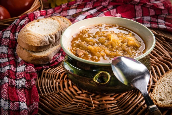 Supă tradițională de varză acră rusească . — Fotografie, imagine de stoc
