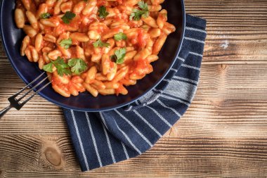 Cavatelli taze domates soslu makarna.