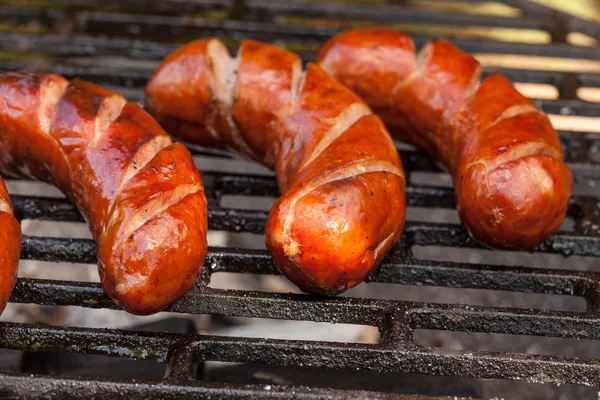 Embutidos a la plancha . — Foto de Stock