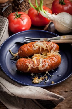 soğan Kızarmış sosis.