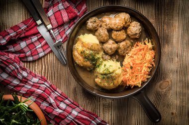 köfte ve patates püresi