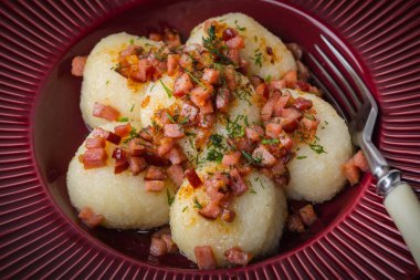 Patates köfte pastırma ile.