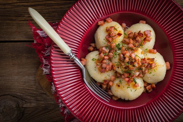 Картофельные пельмени с беконом . — стоковое фото