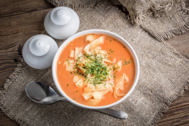 Pirinç taze domates çorbası.