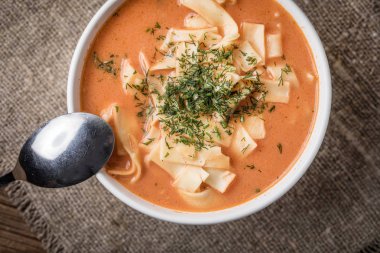 Pirinç taze domates çorbası.