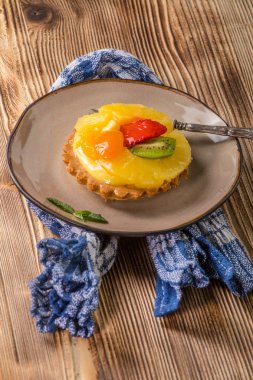 karışık meyve tart.