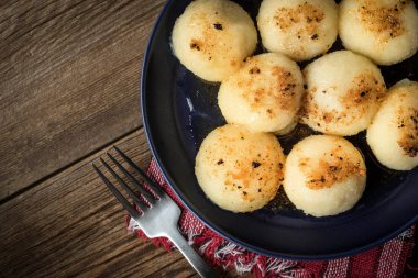 Etli patates köftesi..