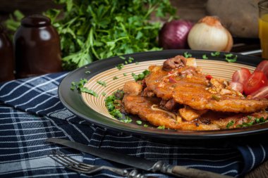 Etli, sebzeli, domatesli ve maydanozlu gözleme.. 