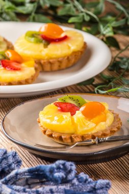 karışık meyve tart.