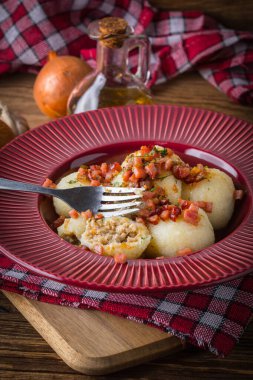 Patates köfte pastırma ile.