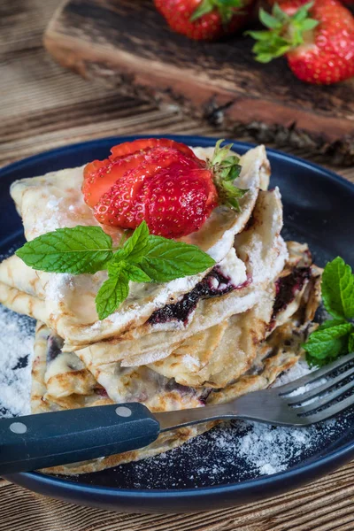 Panqueques Polacos Con Mermelada Queso Fresas — Foto de Stock