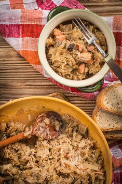 Bigos - Komposto, etli lahana kurutulmuş mantar ve füme saus