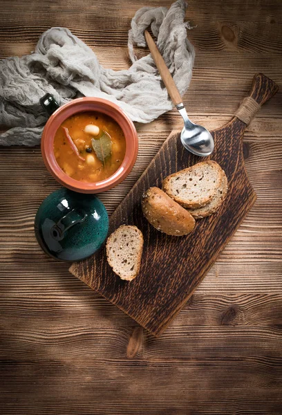 Feijão em molho de tomate . — Fotografia de Stock