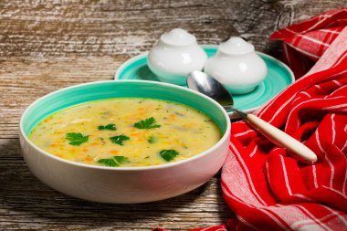 Kasede sebze çorbası.