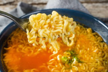 Baharatlı erişte..