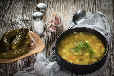 Vejetaryen salatalık çorbası.