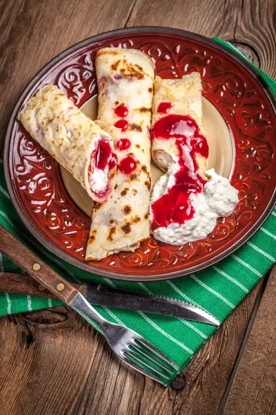 Crêpes Roulées Farcies Fromage Profondeur Champ Faible — Photo