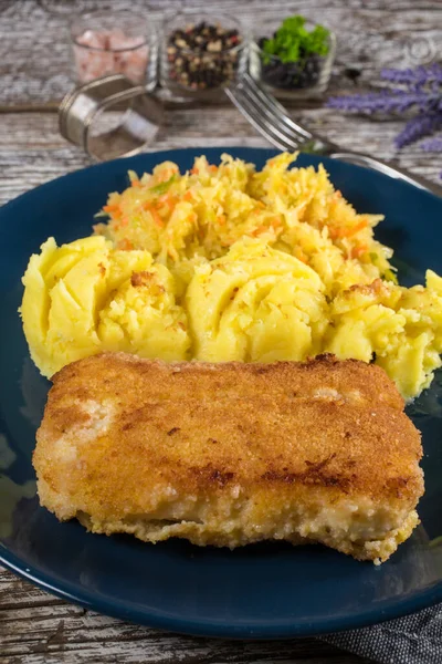 Fried Cod Fillet Served Boiled Potatoes Vegetable Salad — Stock Photo, Image