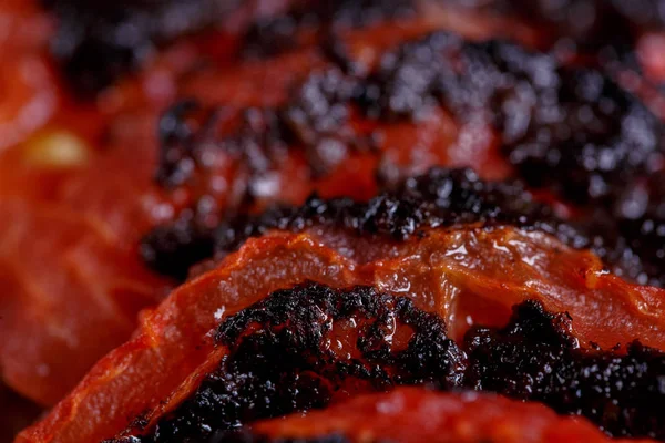 Restoranda lezzetli lezzetli yemekleri tatma