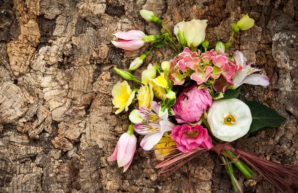 Bellissimo bouquet di fiori — Foto Stock