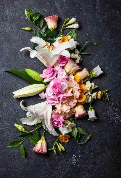 Festlig blomma sammansättning — Stockfoto