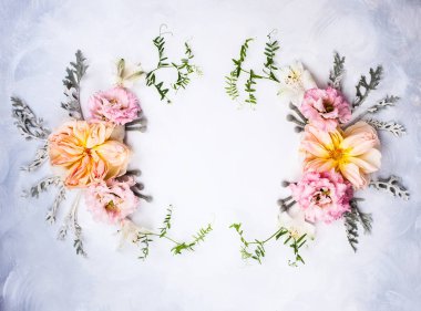 Festival çiçek kompozisyon