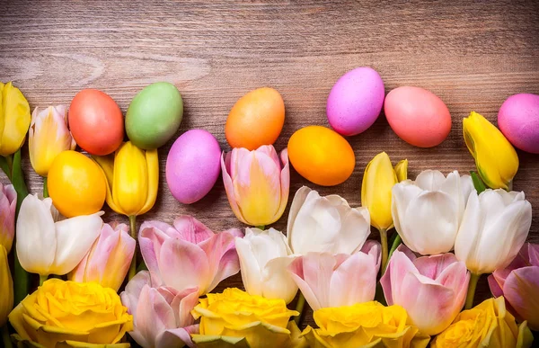 Colorful tulips and Easter eggs — Stock Photo, Image