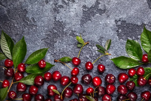 Cerises fraîches mûres — Photo