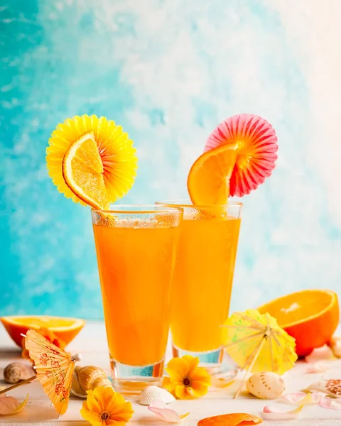 Fresh summer tropical cocktails — Stock Photo, Image