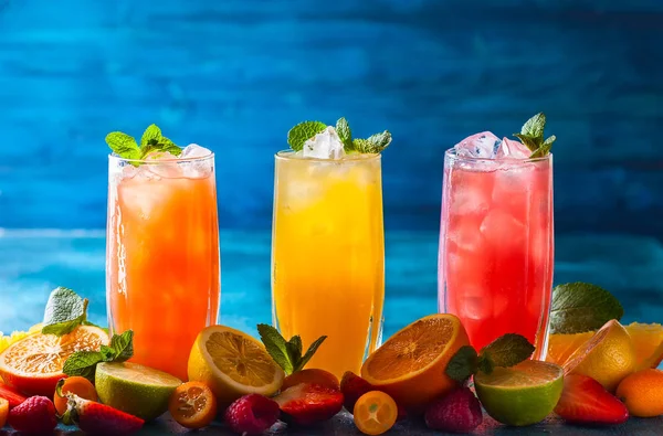 Summer fruit drinks — Stock Photo, Image