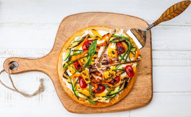 Vejetaryen pizza. Üstten Görünüm