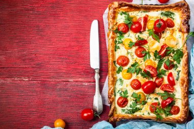 Domates puf böreği tart 