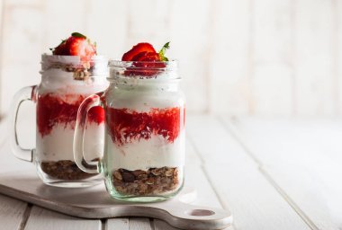 Bir Mason kavanoza sağlıklı kahvaltı