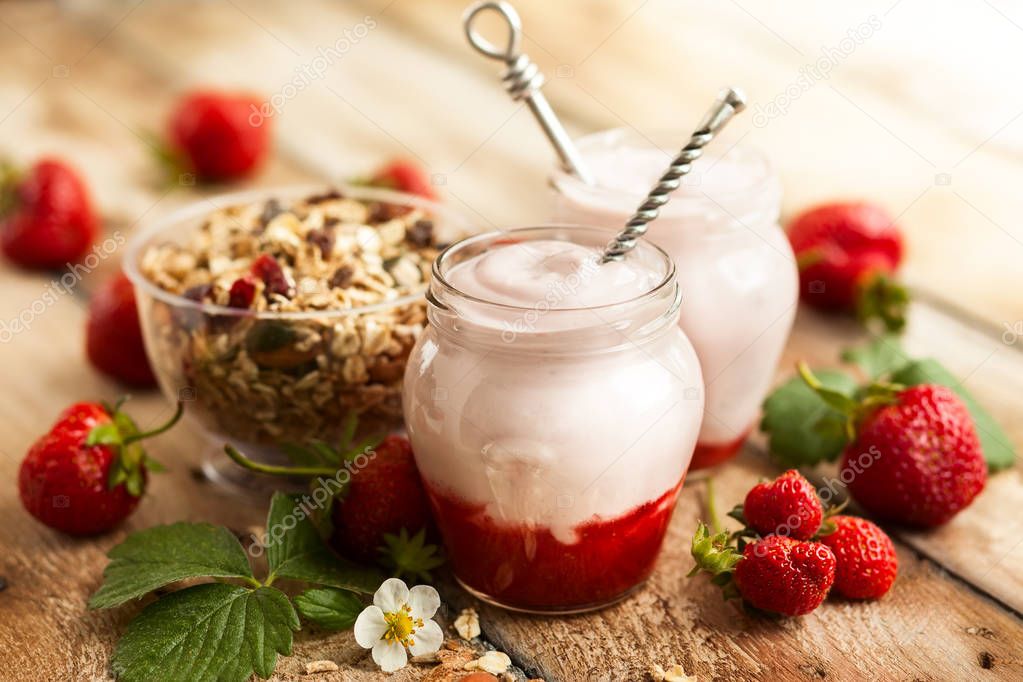 Strawberry yogurt in jars 