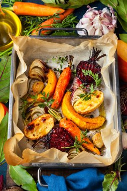 fırın kavrulmuş sebzeler 