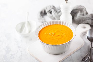 Kabak ve tatlı patates çorbası 