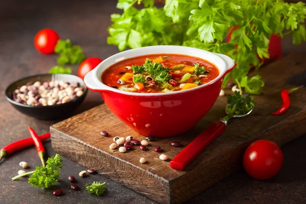 Суп з білої та червоної квасолі — стокове фото