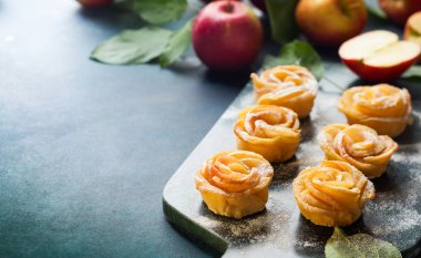 Apple Rose mini turta