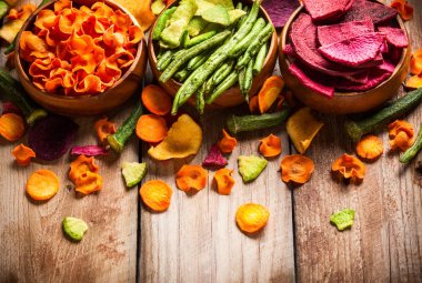 Kurutulmuş sebze cips